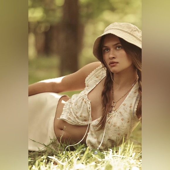 Greylin Edna Floral Cropped Blouse NWT - Picture 3 of 8